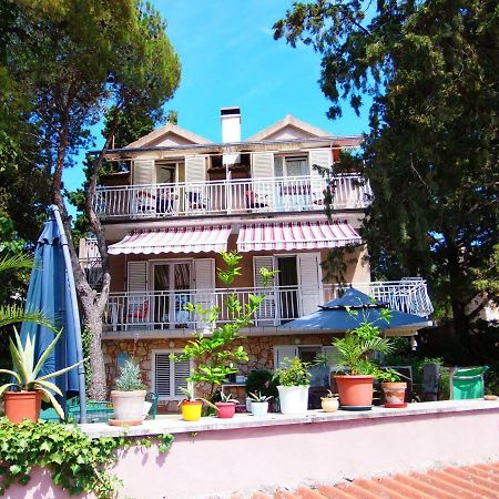Adrienn Apartments Stari Grad  Zewnętrze zdjęcie