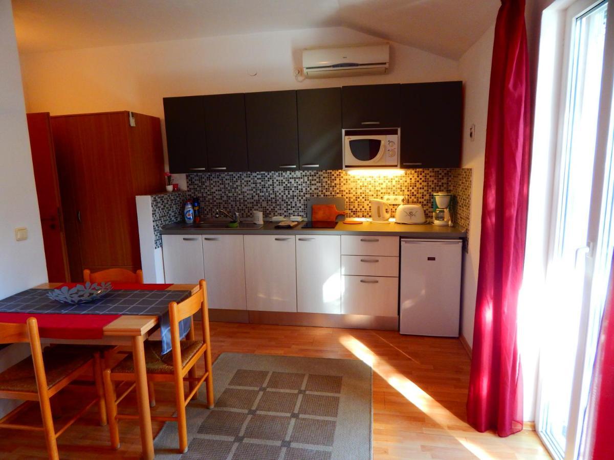 Adrienn Apartments Stari Grad  Zewnętrze zdjęcie