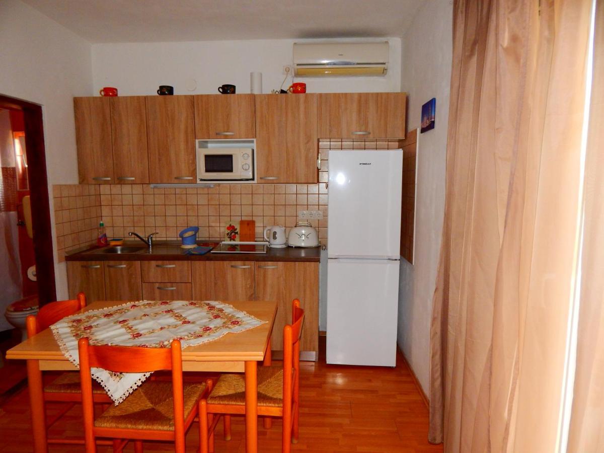Adrienn Apartments Stari Grad  Zewnętrze zdjęcie