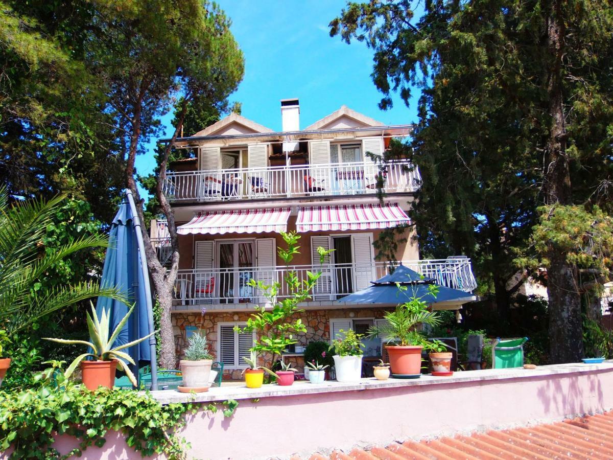 Adrienn Apartments Stari Grad  Zewnętrze zdjęcie