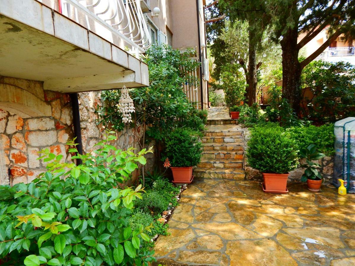 Adrienn Apartments Stari Grad  Zewnętrze zdjęcie
